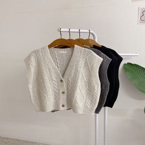 [브리치]  / 스티비 울 브이넥 다이아 꽈배기 니트 조끼(4color)