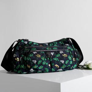 [닥스핸드백][쇼핑백동봉]그린 플라워 패턴 원단 크로스백 DCBA6E511