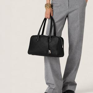 [최초가399,000]칸토 스티치 스퀘어 소가죽 숄더백_PCBG260102