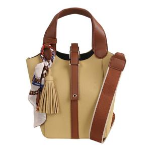 정가199000 테슬 장식 스퀘어 토트백 BHAGI2021