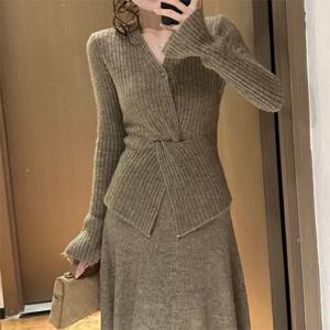 랩니트 코디세트 겨울하객룩 나쿠엘니트투피스