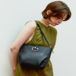 액세서리 [[25FW]] DCBA5F255BK [버크루나] 블랙 소가죽 버킷형 숄더 및 크로스백