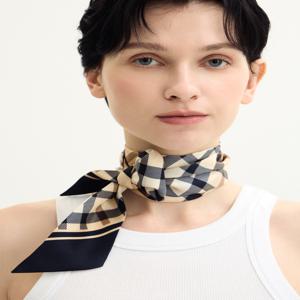 액세서리 [[26SS]] DCSC6E988N2 스카프]네이비 스트라이프 실크 스카프