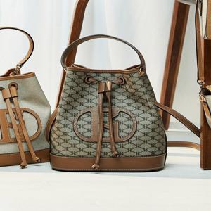 헤지스 액세서리 [[26SS]] HIBA6E113K2 [백화점BEST][헤리아토] H 레더 패치 시그니처 패턴 카키