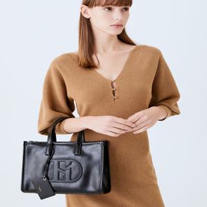 헤지스 액세서리 [[26SS]] HIBA6E509BK [백화점BEST][H20크링클] H소가죽 패치 블랙 토트 겸 숄더 M