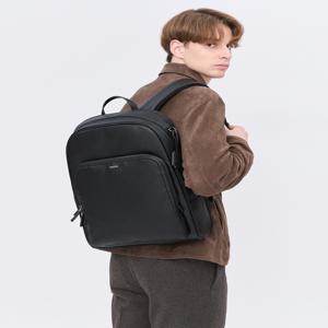 헤지스 액세서리 남성 [[25SS]] WUBA5E800BK [스테디셀러] 블랙 로고프린트 가죽 백팩