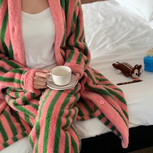 [브리치] 비치팜 / 캔들 후리스 로브 수면 잠옷 세트 윈터 스트라이프 파자마 가운 겨울 연말