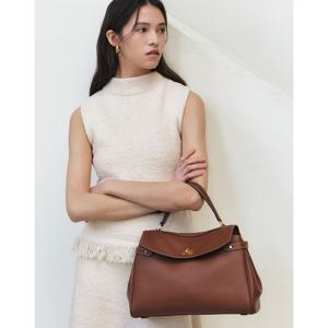 [헤지스]베리 클래식 브라운 레더 사첼백L HIBA5E168W2