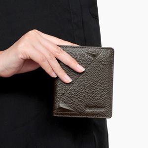 비엠 F5032-A 천연 소가죽 남성 중지갑