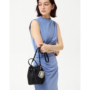 선물포장  (DCWA5E667BK) 블랙 펀칭배색 소가죽 미니토트백