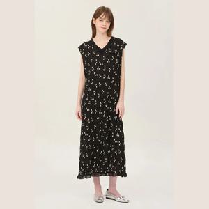 [베네통] 스모킹 패턴 브이넥 원피스 BAOP61531