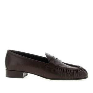 프라다 컬드 토 엠보스드 로고 로퍼 1D175OF020007 F0003