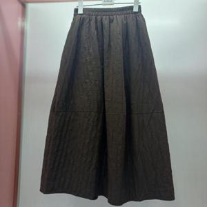 Latium HC06 A라인 플레어 허리밴딩 주머니 엠보 잘개 롱스커트 치마 T2543sk04B1