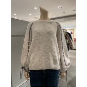 르니앤맥코이 리본 브로치 소매 리본장식 니트 (MN02KN005FJZ)