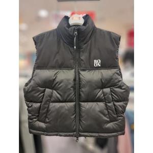 주)소이 세이브존01 글로시 크롭 웰론 패딩조끼 24W0154