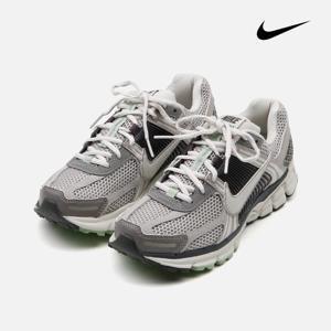 나이키 우먼스 줌 보메로 5 캐주얼 운동화 FB8825-001