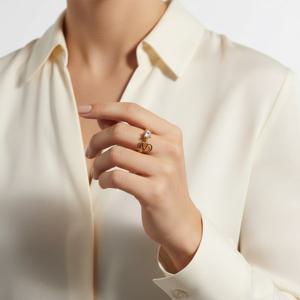 클리어런스배송 발렌티노 여성 스와로브스키 크리스탈 V로고 링 반지 5W0J0T52 YCW MH5