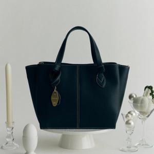 [질스튜어트] 블랙 키장식 소가죽 토트백M JABA5E802BK