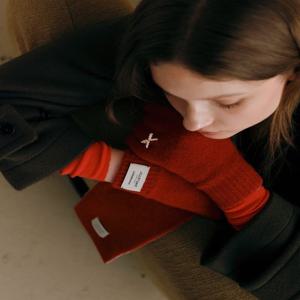 [질스튜어트] 레드 리본 장식 포인트 핑거홀 터치 장갑 JAGV5F812R2