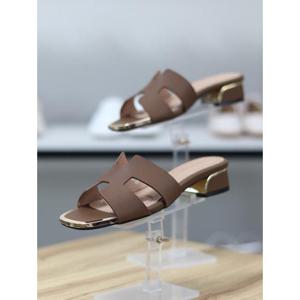 바이로쏘 세이브존06 소가죽 골드메탈 로우힐 청키굽 3cm 뮬 샌들 (BY)25S125J33CB3