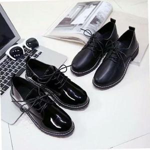 여자 캐주얼 로퍼 끈있는 구두 마틴화 애나멜 신발