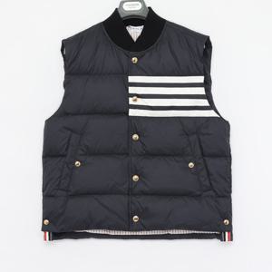 [국내신상]톰브라운 사선 나일론 남성 패딩 조끼 MVD017X 05411 415