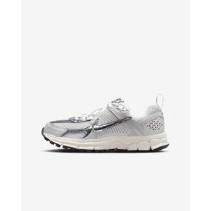 나이키 줌 보메로 5 GS 메탈릭 실버 포톤 더스트 IM9467-001