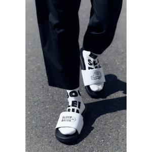 [코오롱스포츠] 남녀공용 슬라이드 FE2AX24910BLK