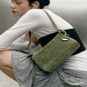 [질스튜어트] 이태리스웨이드 미뉴트미니숄더백마차그린 JABA6E026E2