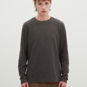 자연스러운 베이직 슬럽 라운드 티셔츠  MUEAL4F8201