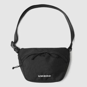 엄브로토트백 CQK UP323CBG73-BLK 미니 힙색 / BLACK