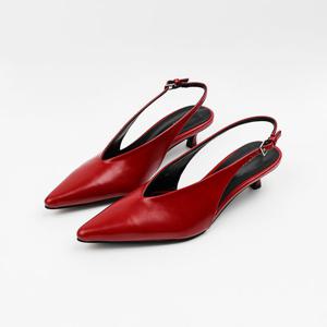 [신난다슈] 여성 슬링백 힐 4cm 여자 스틸레토 슬링백 구두 펌프스 미들힐 LO251150 레드