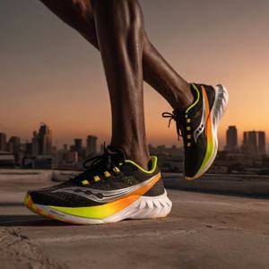 써코니 엔돌핀 프로 4 카본플레이트 남자 여성 대회용 러닝화 마라톤화 카본화 S20939-343