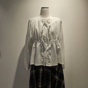 [나인스텝]슬림허리 블라우스N25NS5321