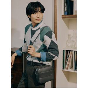 [빈폴ACC] (BE47D2M335) 매일 세로 메신저백 - 블랙