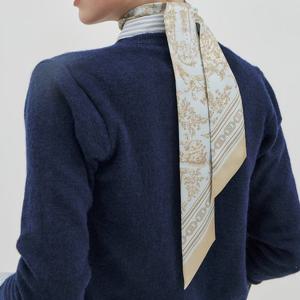 [헤지스] [뜨왈드주이  블루 쁘띠 실크 스카프 HISC5E352