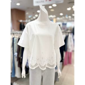 [트리아나]펀칭 자수 라운드 티셔츠 AL2TA24