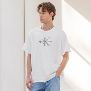 [캘빈클라인 진]남성 레귤러핏 히어로 모노그램 로고 반팔 티셔츠 4RB862G