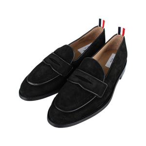 [톰브라운] 바시티 페니 스웨이드 로퍼 (MFL087A 03050 001)