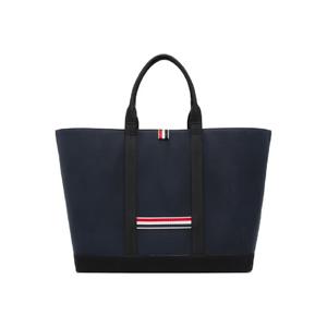 톰브라운 토트백 네이비   블랙 미디엄 드로우스트링 오프닝 툴 토트백 252381M172001