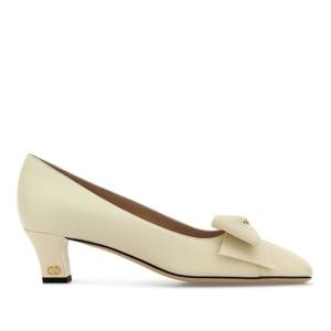 발렌티노 아이보리 가죽 보우 디테일 펌프스 7W2S0LB5DDT 098