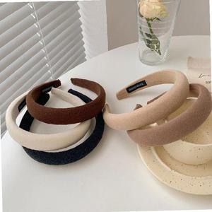 둥근 엠보싱 헤어밴드 X3개 (랜덤) 포인트 헤어밴드