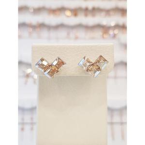 볼라레 세이브존01 크리스탈 큐브 세팅 볼드 귀걸이 LE685