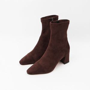 [신난다슈] 여성 앵클 부츠 힐 7cm 스판 숏 앵글 부츠 스웨이드 발편한 통굽 ST252620 브라운