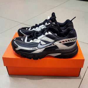 나이키 데일리 여성 러닝 운동화 이니시에이터 IO7597-001