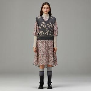 [써스데이아일랜드][여성]플라워 자카드 니트 베스트(T258MVT259W)