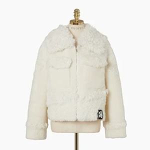 [에고이스트] 소재 믹스 루즈핏 페이크 퍼 무스탕 ER7MZ060