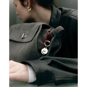 [질스튜어트] 플라워장식 노티드 키링 레드 JAHO6E291