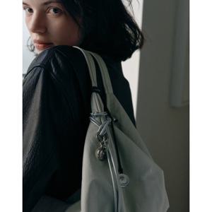 [질스튜어트] 플라워장식 노티드 키링 실버 JAHO6E292