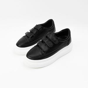 [신난다슈] 여성 스니커즈 6cm 키높이 운동화 통굽 발편한 쿠션 벨크로 RH245214 블랙